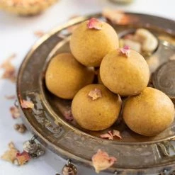 Kesari Besan Ladoo (250 G) Snacks & Beverages